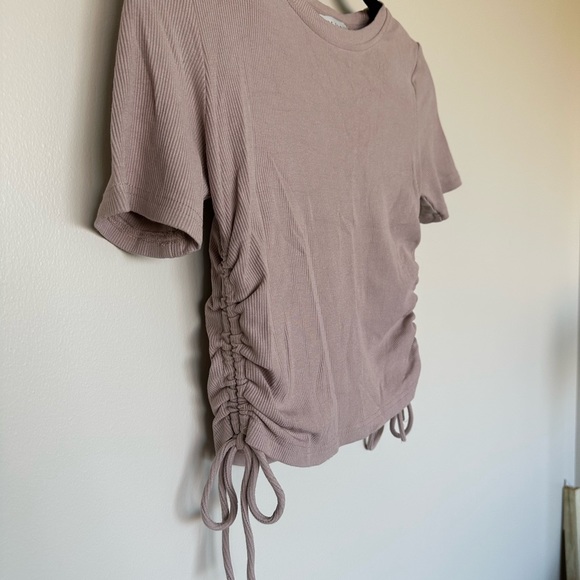 Side scrunch mauve tee size M - Picture 2 of 4